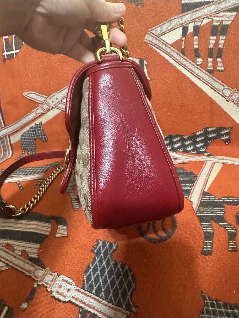 GUCCI ❤️🌟 BEIGE GG CANVAS TOP HANDLE SATCHEL W/ CHERRY RED TRIMMING ⭐️ - Picture 4 of 13
